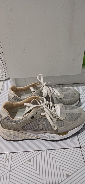 Продам брендовые кроссовки 40 размер