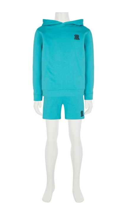 Худи с къси панталони