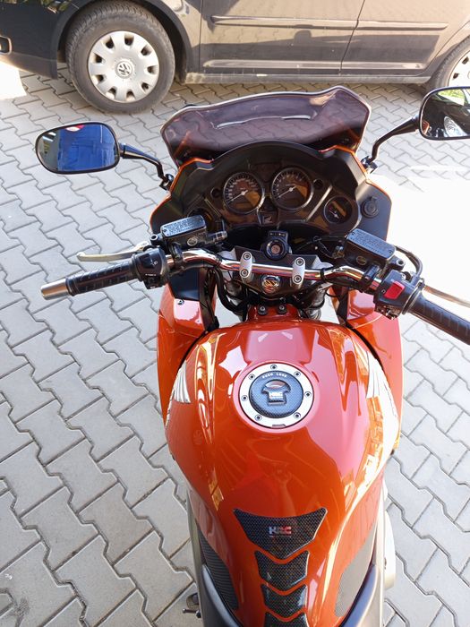 Vând Honda CBF 1000