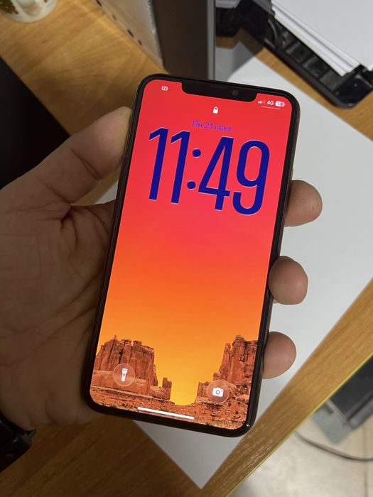 Продам iPhone 11 pro max