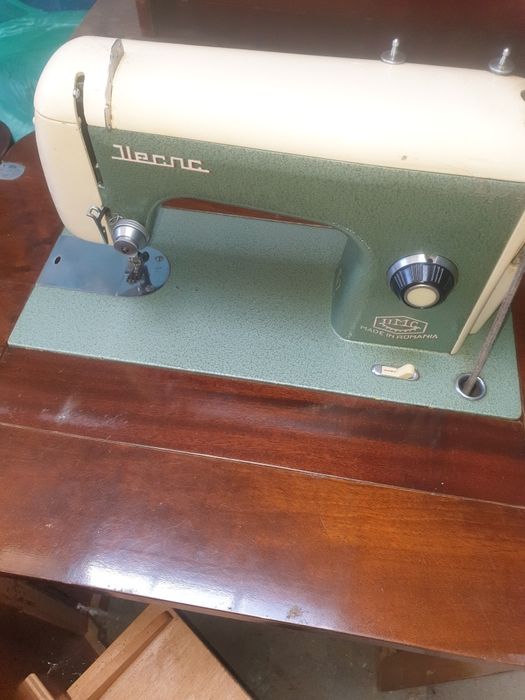 3 masini de cusut