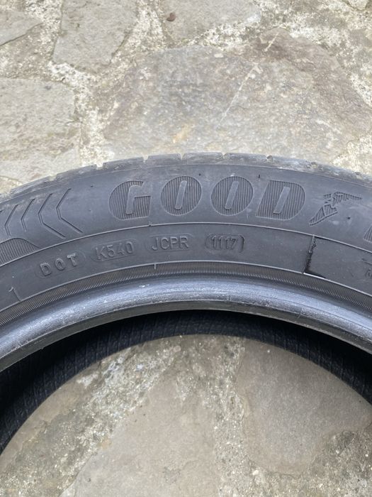 vand 2 cauciucuri goodyear 17