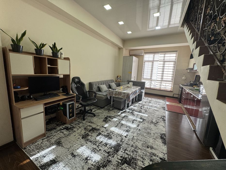 Продается 4х комнатная квартира с мансардой Новостройка Шахристанская