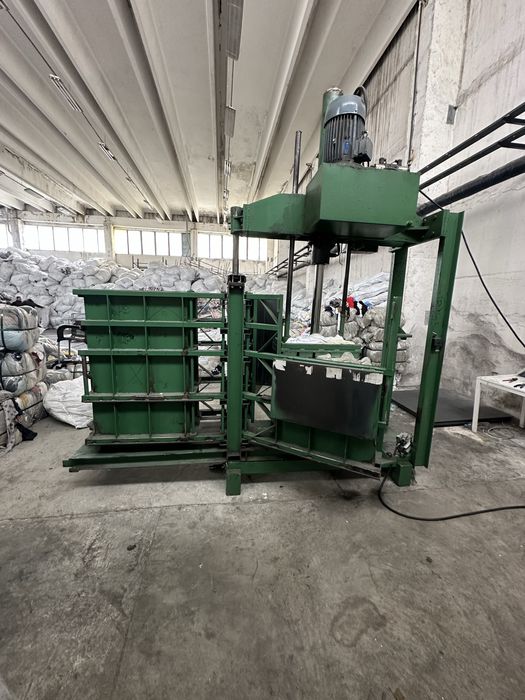 Преса/Балировачка за дрехи