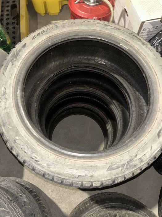 Шины в отличном состоянии.