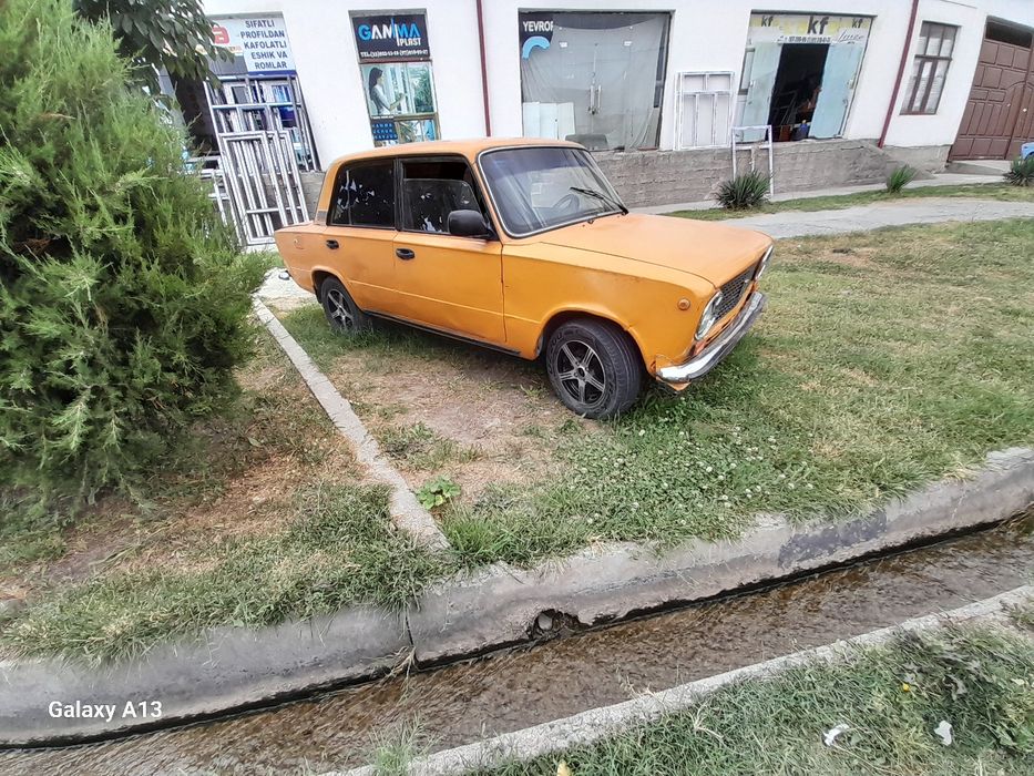 Vaz 21011 srochni sotiladi