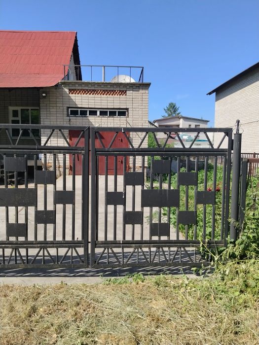 Продам двухэтажный особняк