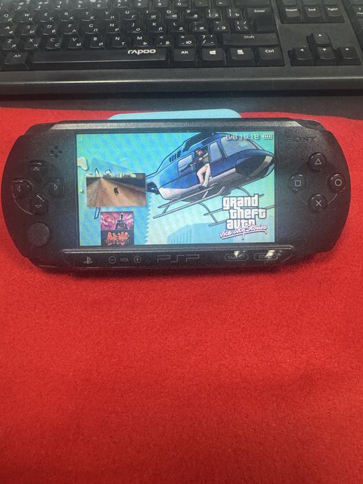 Sony psp с зарядкой с играми