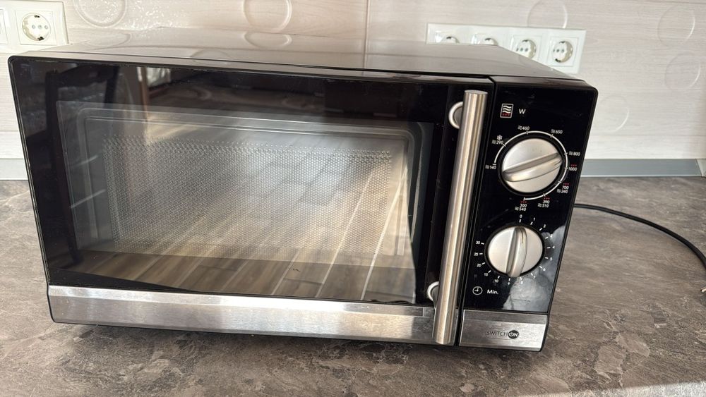 Cuptor microunde cu gril 800w Switch on