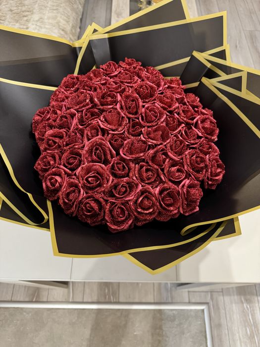 Букет от брокатени рози