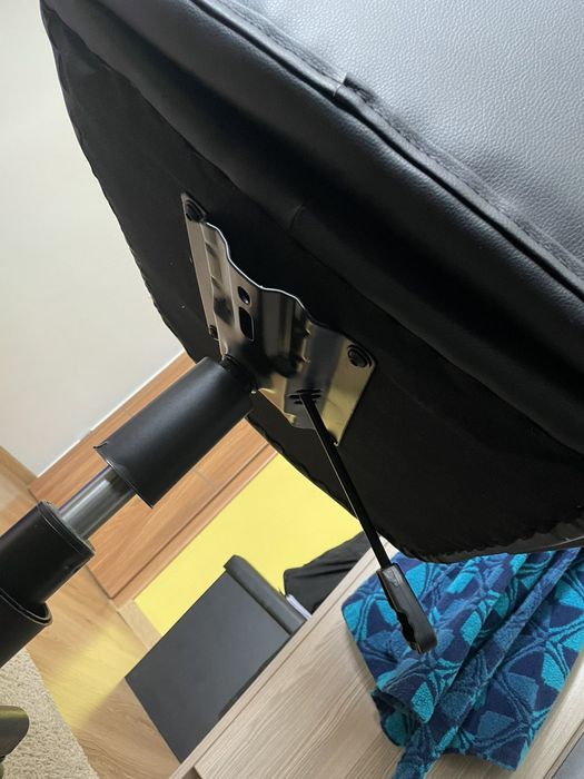 Въртящ      стол