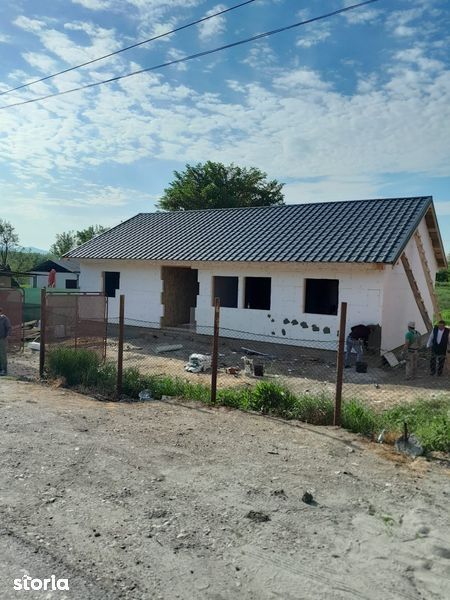 Construim cabane modulare case moderne locuinte pe structura metalica