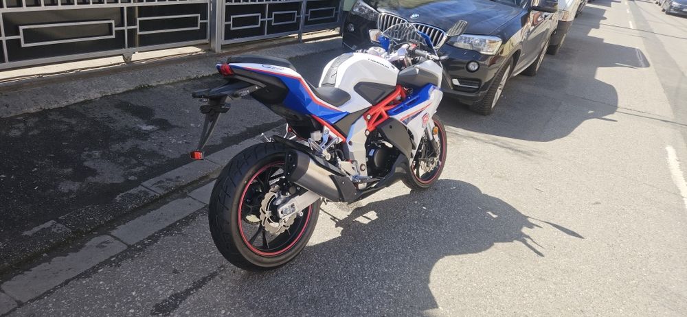 Motocicleta 125 CC Trimotor spania