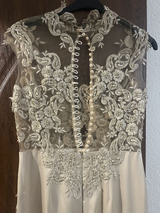 Официална рокля