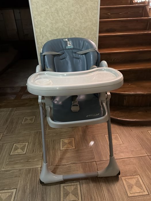 Продам стульчик для кормления срочнр