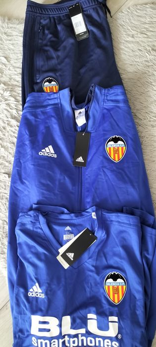 Compleu,tricou,pantalon,bluza trening Adidas.