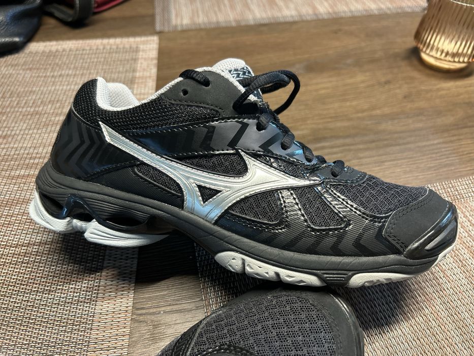 MIZUNO WAVE BOLT 7, 38-ми номер - за скуош, бадминтон и волейбол