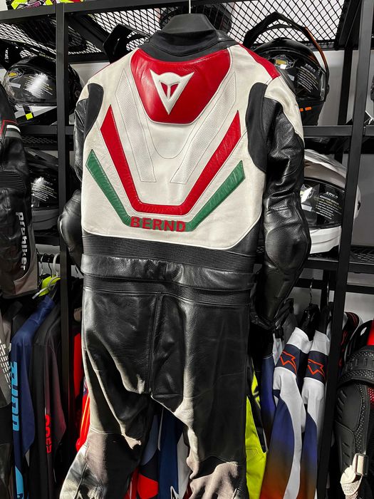 Кожен мото екип DAINESE VELOSTER ,54/L ,2 части, протектори,оригинален