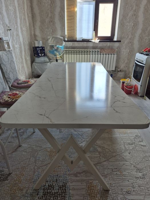 Стол өзі сатылады