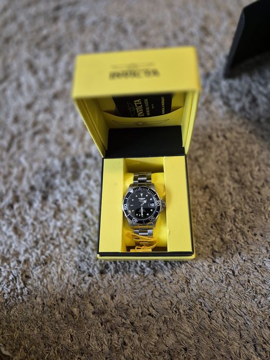 Ceas invicta argintiu