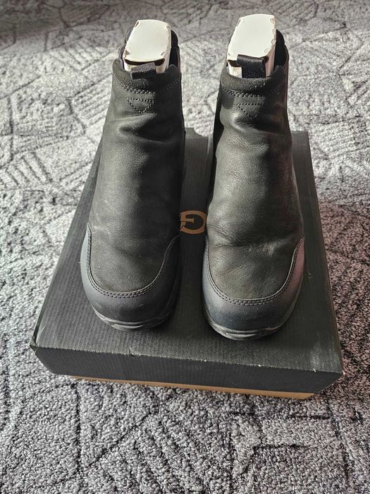 Ghete UGG de piele nabuc impermeabile