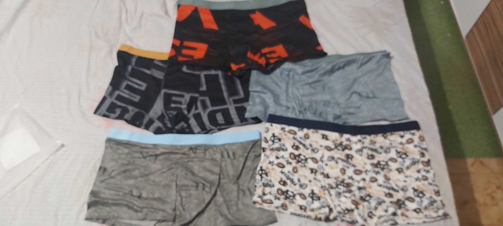 Продавам пет броя мъжки боксерки номер ххл номер 56