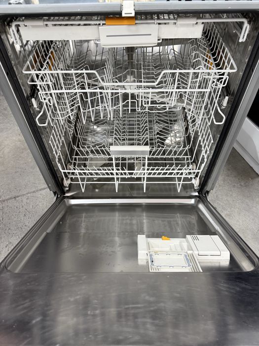 Съдомиялна машина за вграждане MIELE 60см,