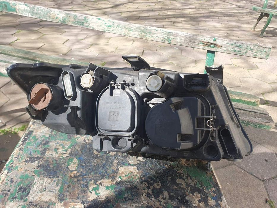Ляв фар за BMW e90