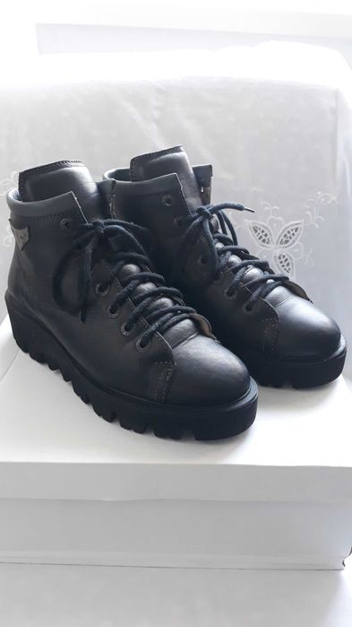 Къси стабилни боти с грайфер,естествена кожа с топла вата номер 38