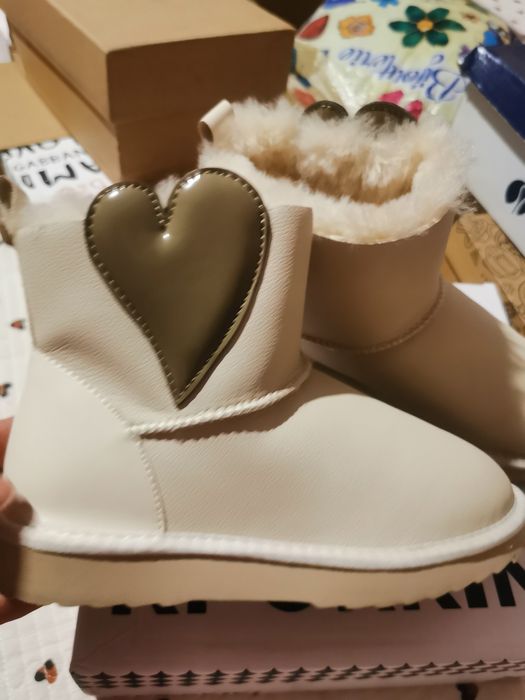 Продам детскую зимнюю обувь