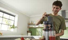 Шнековая соковыжималка  Sokvijimalka Kenwood JMP 85.000SI