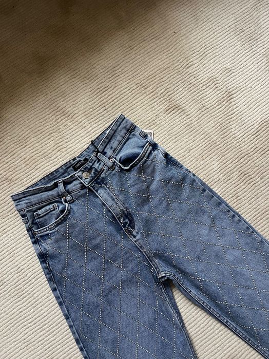 Дънки с камъчета