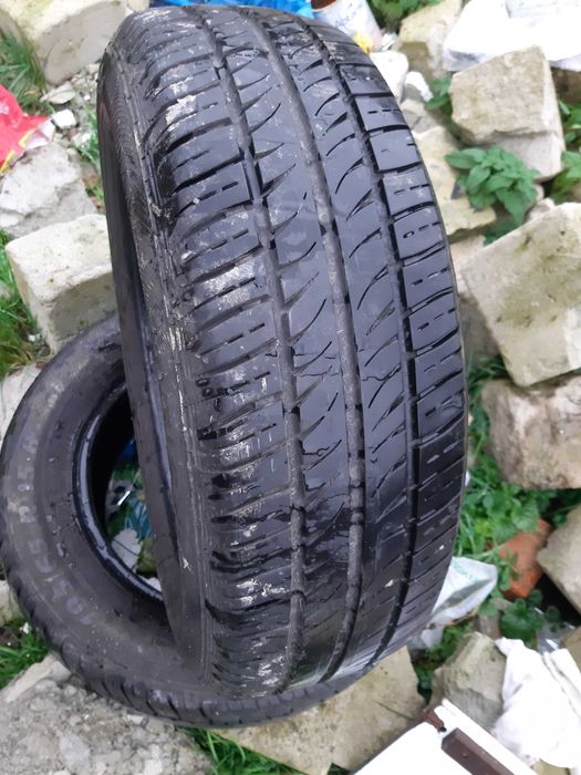 Vand 2 bucati vara 195/65/15