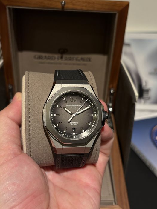Girard Perregaux Laureato Absolute Ti230 - full box - nepurtat