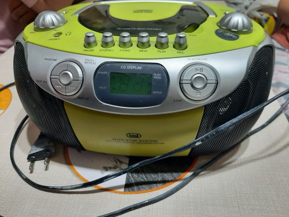 Vind  radio  cu cd second  hand