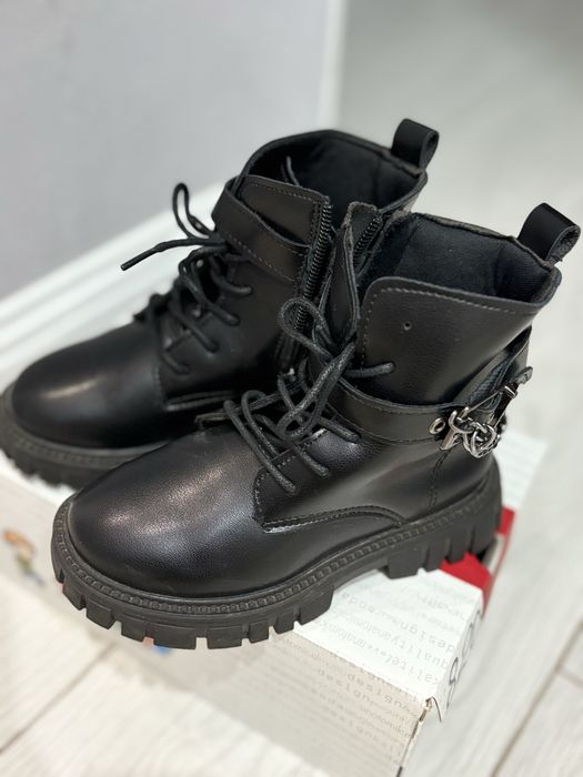 Продам ботинки на девочку!