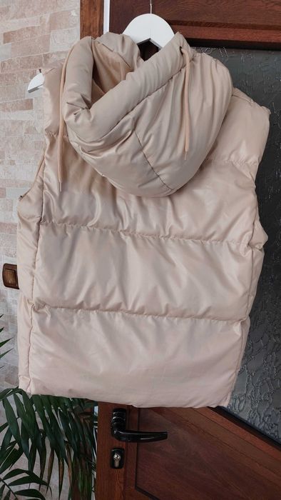 Къс елек с качулка