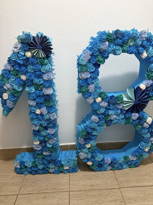 Decorațiune de 18 ani de majorat