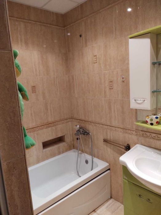 Дава се под наем Тристаен апартамент в Пловдив, Център - 100 кв.м за 365 € - Снимка #7