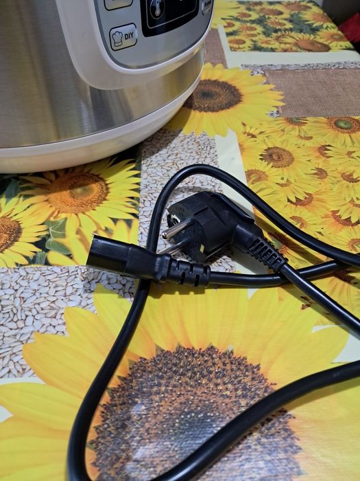 Мултикукър за готвене Moulinex CE505A10