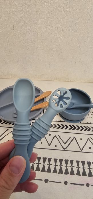 Продам детскую посуду