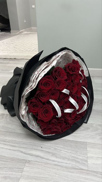 Desso flowers, свежие красные розы