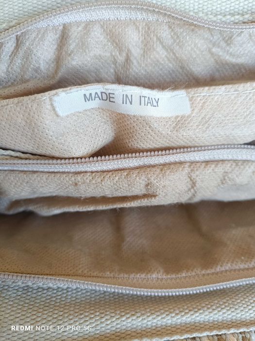 Винтидж чанта и Стари книги и басни