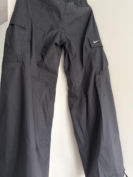 Pantaloni femei Nike marime S noi, cu eticheta