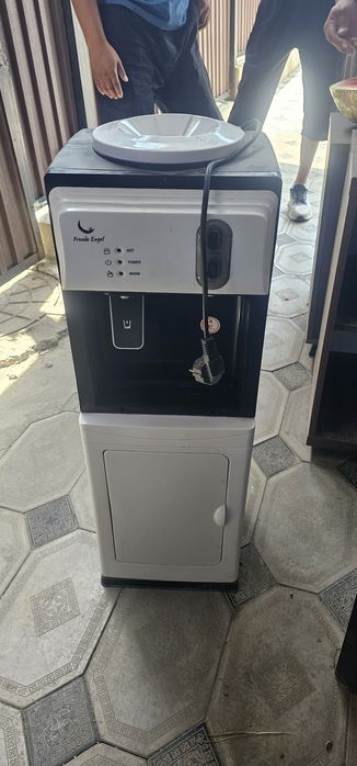 Куллер для воды новый