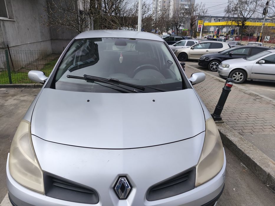 Vând Renault Clio