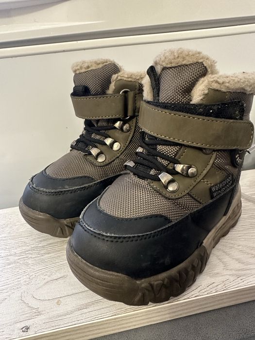 Зиние сапожки  на мальчика .25 р