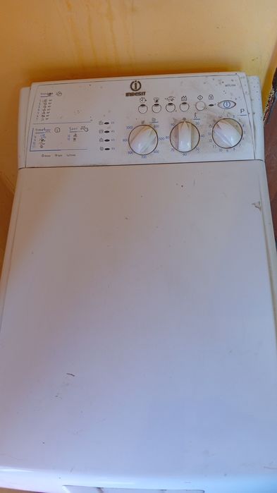 Mașina de spălat Indesit nouă capacitate 9 Kg  preț 400