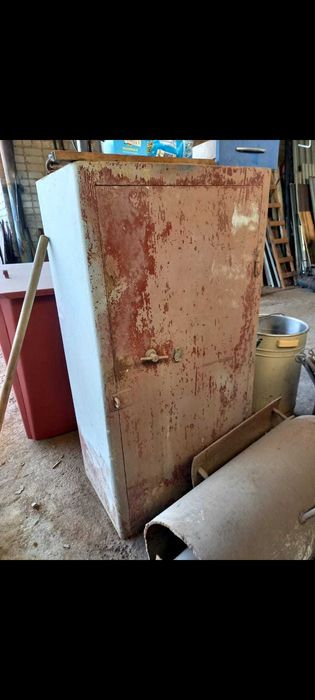 сейф металлический