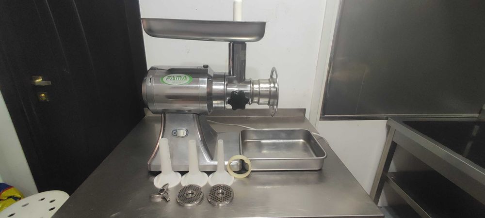 Месомелачка Италия Fama FTS136UTE (380) Система ножове – пълен Unger